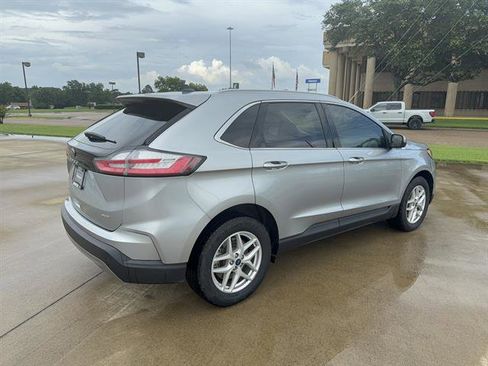 Used 2022 Ford Edge SEL w/ Convenience Package AWD/4WD image 4
