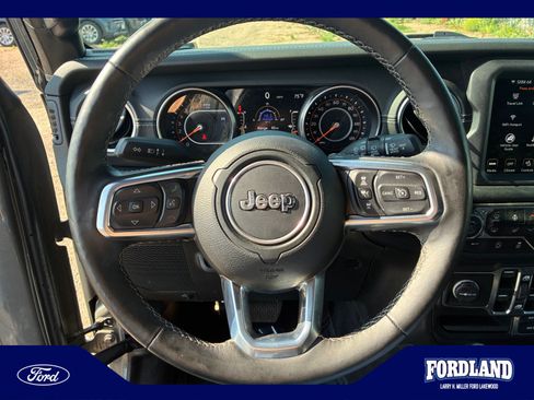 Used 2020 Jeep Wrangler Unlimited Sahara AWD/4WD image 9