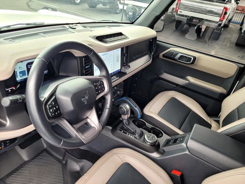 Used 2023 Ford Bronco Wildtrak image 15