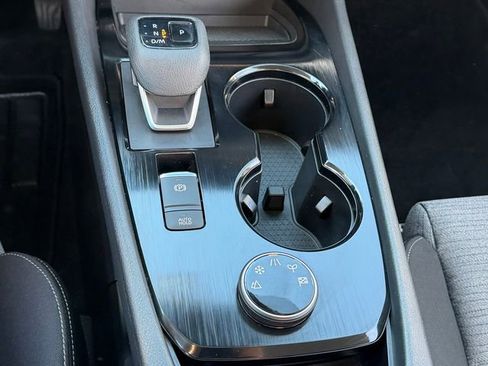 Certified 2023 Nissan Rogue SV image 17