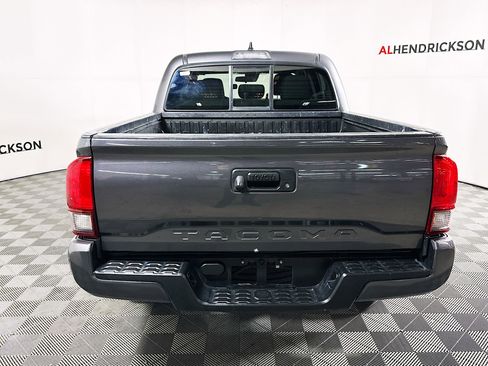 Used 2021 Toyota Tacoma SR w/ SR Convenience Package image 4