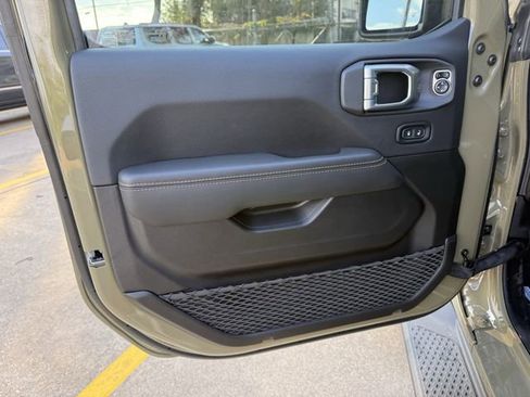 New 2026 Jeep Gladiator Sport image 11