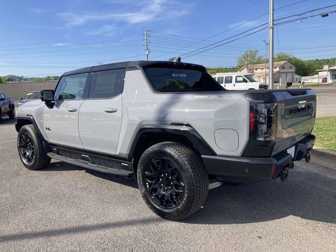 New 2026 GMC Hummer EV 4x4 Crew Cab w/ LPO, Dark Essentials Package image 6