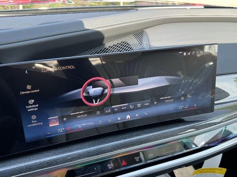 New 2025 BMW i7 eDrive50 w/ Executive Package image 18