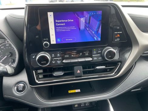 Used 2023 Toyota Highlander XLE image 18