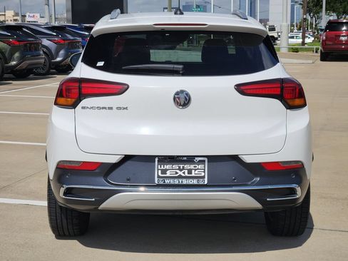 Used 2022 Buick Encore GX Essence w/ Advanced Technology Package FWD image 6
