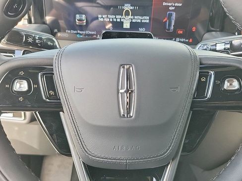 New 2025 Lincoln Aviator Black Label w/ Jet Appearance Package AWD/4WD image 28