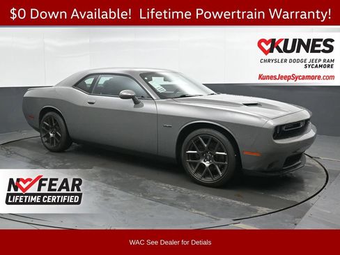 Used 2017 Dodge Challenger R/T RWD image 1