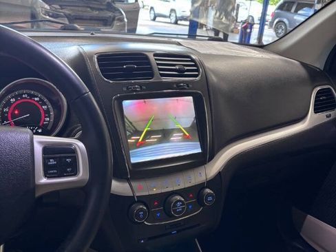 Used 2018 Dodge Journey SE w/ Safe & Sound Group AWD/4WD image 4