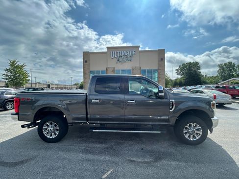 Used 2018 Ford F250 XLT w/ XLT Premium Package AWD/4WD image 1