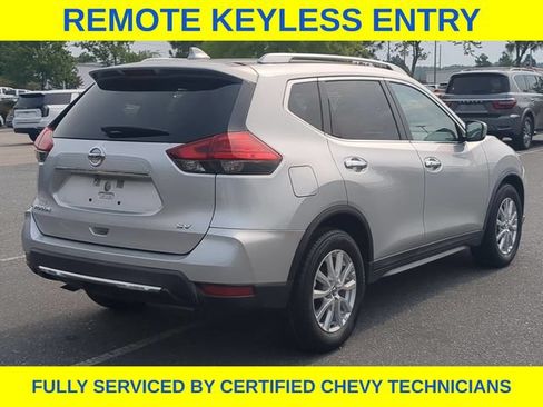 Used 2017 Nissan Rogue SV FWD image 6