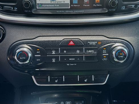 Used 2017 Kia Sorento SX FWD image 12