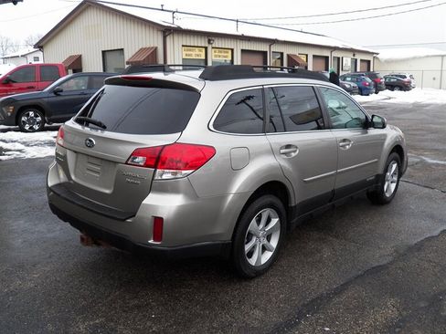 Used 2014 Subaru Outback 3.6R Limited image 3