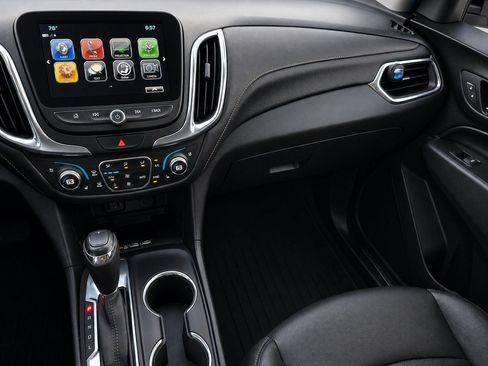 Used 2018 Chevrolet Equinox Premier FWD image 22