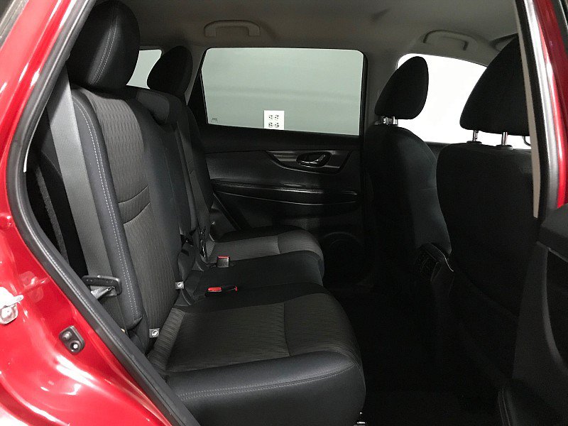 Used 2017 Nissan Rogue SV FWD image 17