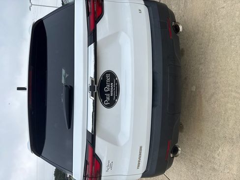 Used 2023 Chevrolet Traverse LT FWD image 31