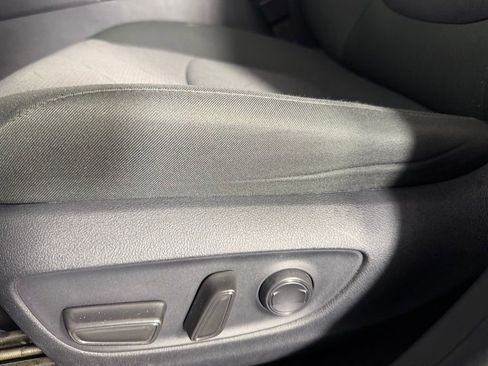 Used 2025 Toyota RAV4 XLE FWD image 21