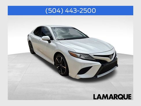 Used 2018 Toyota Camry XSE FWD image 1