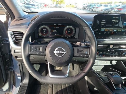 Used 2023 Nissan Rogue Platinum w/ Platinum Premium Package image 17