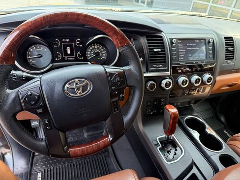 Used 2020 Toyota Sequoia Platinum AWD/4WD image 12