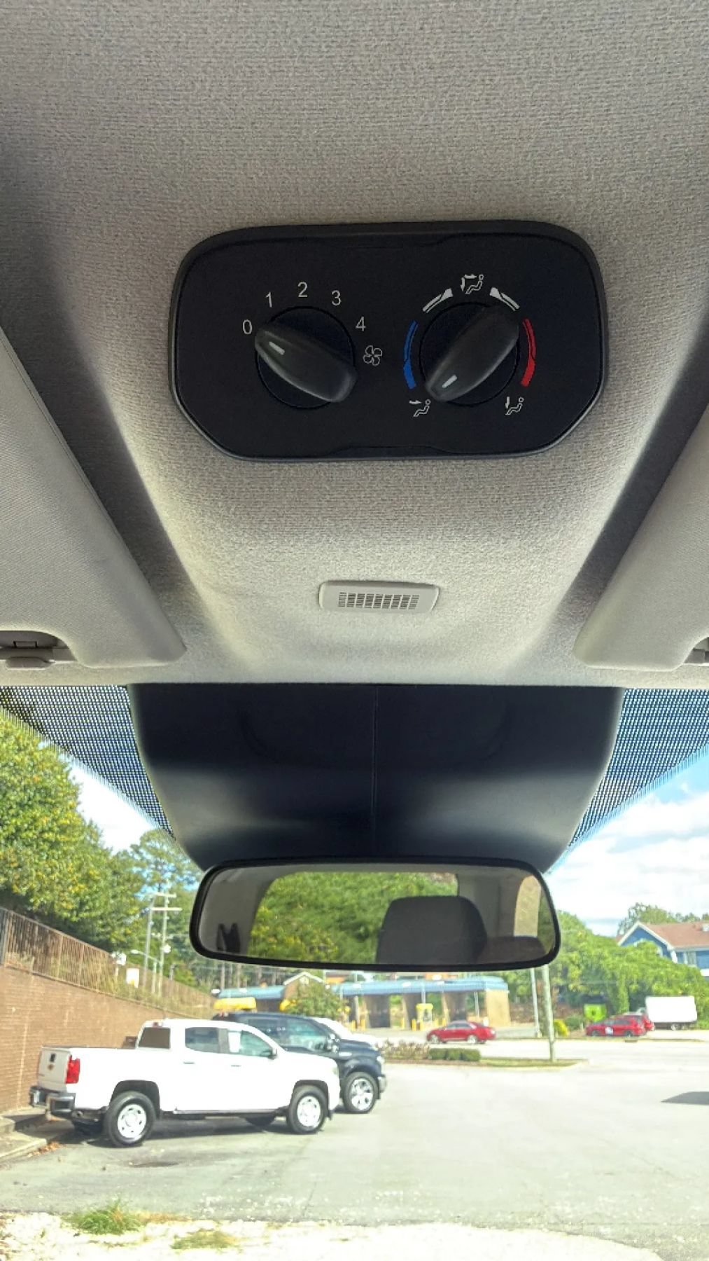 Used 2017 Ford Transit 150 XL RWD image 33