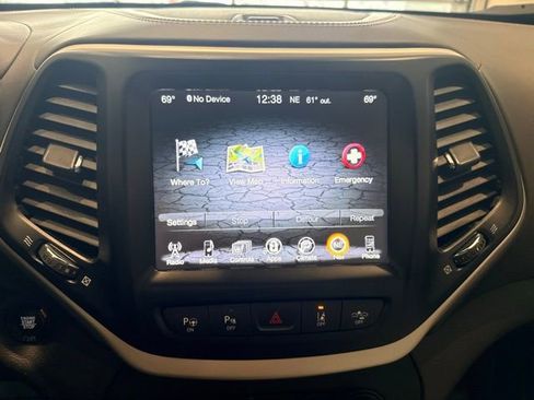 Used 2018 Jeep Cherokee Overland w/ Technology Group image 39