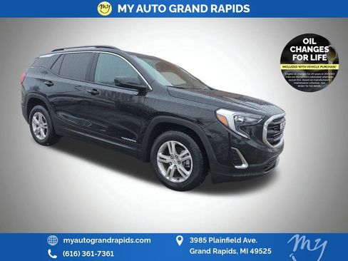 Used 2021 GMC Terrain SLE w/ Driver Convenience Package image 2