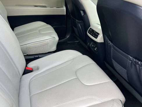 Used 2024 Hyundai Palisade Limited AWD/4WD image 19