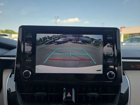 Used 2020 Toyota Corolla LE FWD image 30