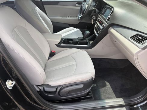 Used 2018 Hyundai Sonata SE FWD image 13