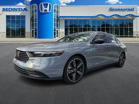 Used 2025 Honda Accord Sport image 1