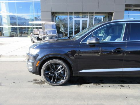 Used 2018 Audi Q7 3.0T Prestige w/ Prestige Package image 2