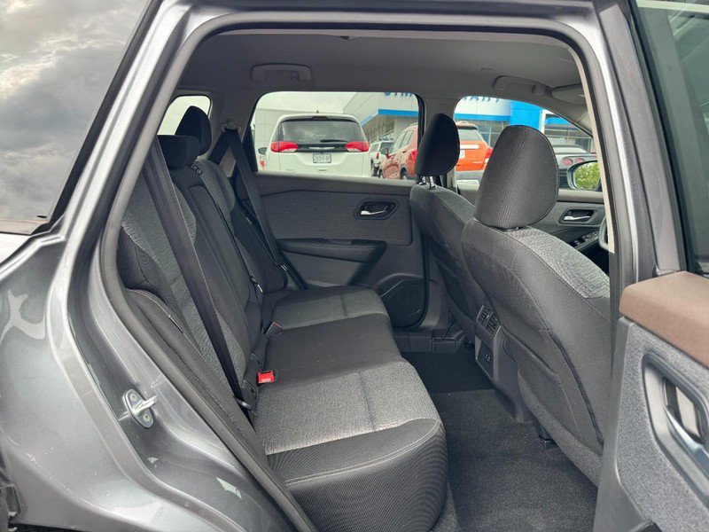 Used 2022 Nissan Rogue SV FWD image 10