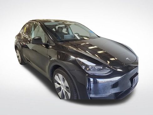 Used 2023 Tesla Model Y Long Range AWD/4WD image 5