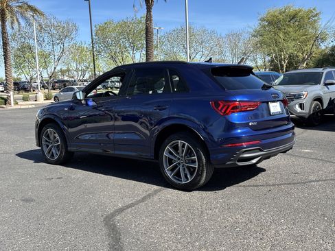 Used 2023 Audi Q3 2.0T Premium w/ Black Optic Sport Package image 3