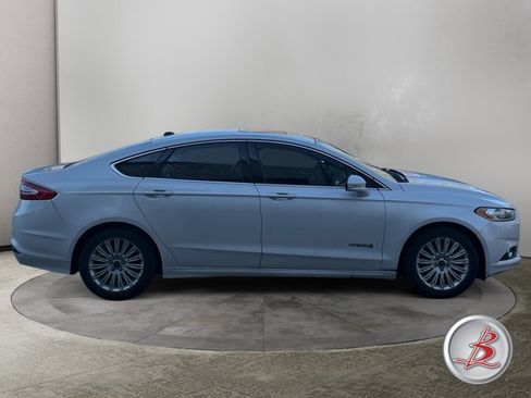 Used 2016 Ford Fusion SE w/ Equipment Group 502A image 8