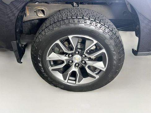 Used 2023 Chevrolet Silverado 1500 LT image 11