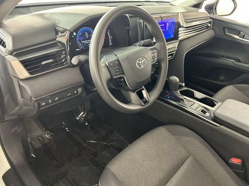 Used 2025 Toyota Camry LE FWD image 12