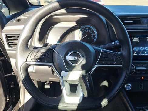 Used 2025 Nissan Leaf S image 7