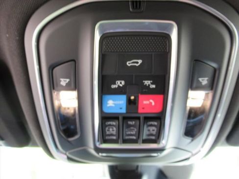 New 2026 Jeep Grand Cherokee Limited w/ Luxury Tech Group II RWD image 25