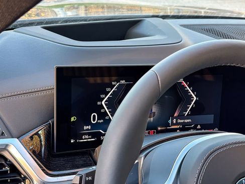 New 2026 BMW X6 xDrive40i image 11