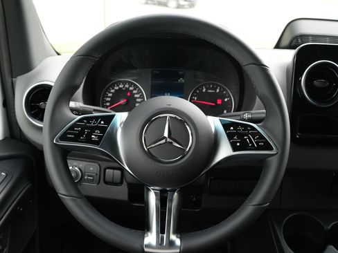 New 2025 Mercedes-Benz Sprinter 2500 image 17