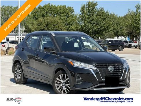 Used 2021 Nissan Kicks SV FWD image 2