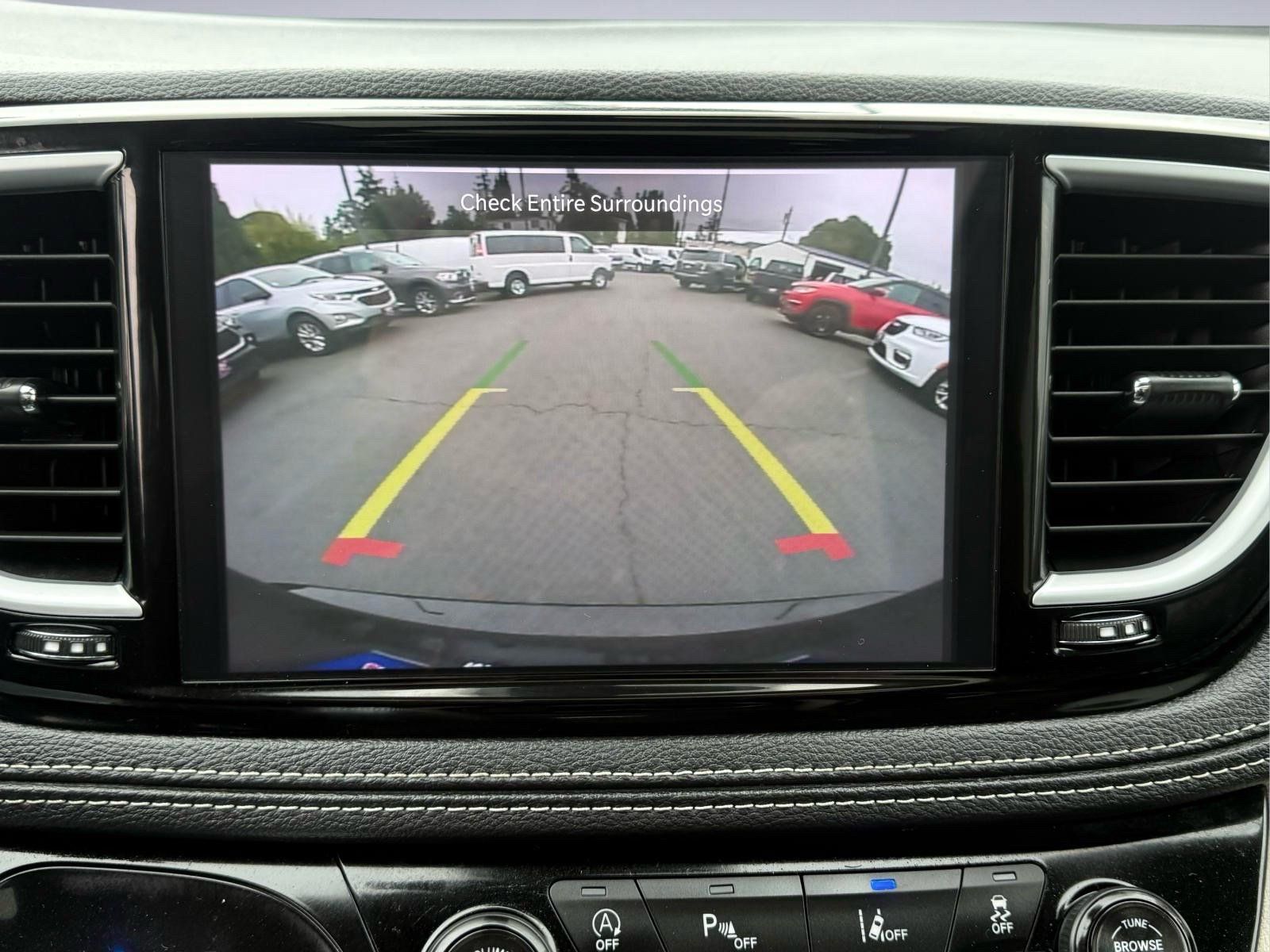 Used 2024 Chrysler Pacifica Limited FWD image 23