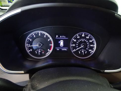 Used 2019 Hyundai Santa Fe SE FWD image 13