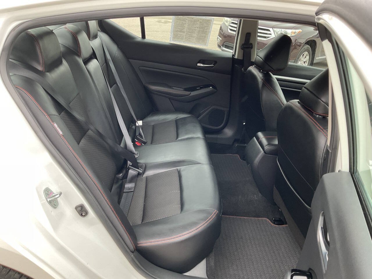 Used 2025 Nissan Altima 2.5 SR FWD image 37