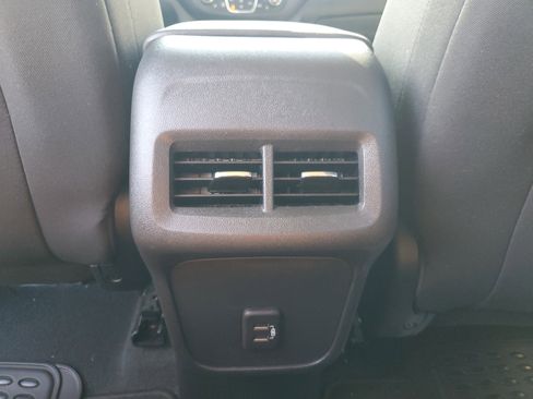 Used 2023 Chevrolet Equinox LT image 17