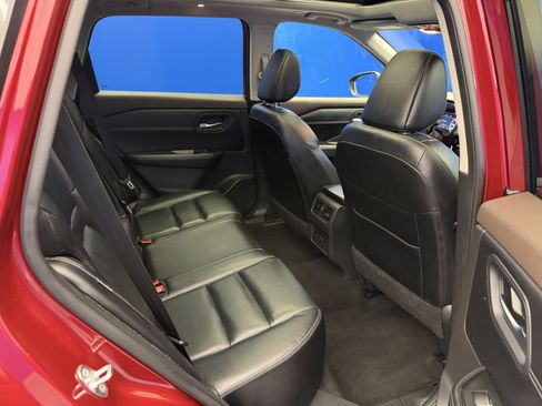 Used 2023 Nissan Rogue SL AWD/4WD image 26