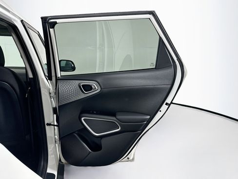Used 2024 Kia Soul LX w/ Option Group 015 image 28