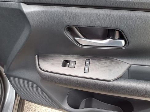 Used 2025 Nissan Kicks SV FWD image 26